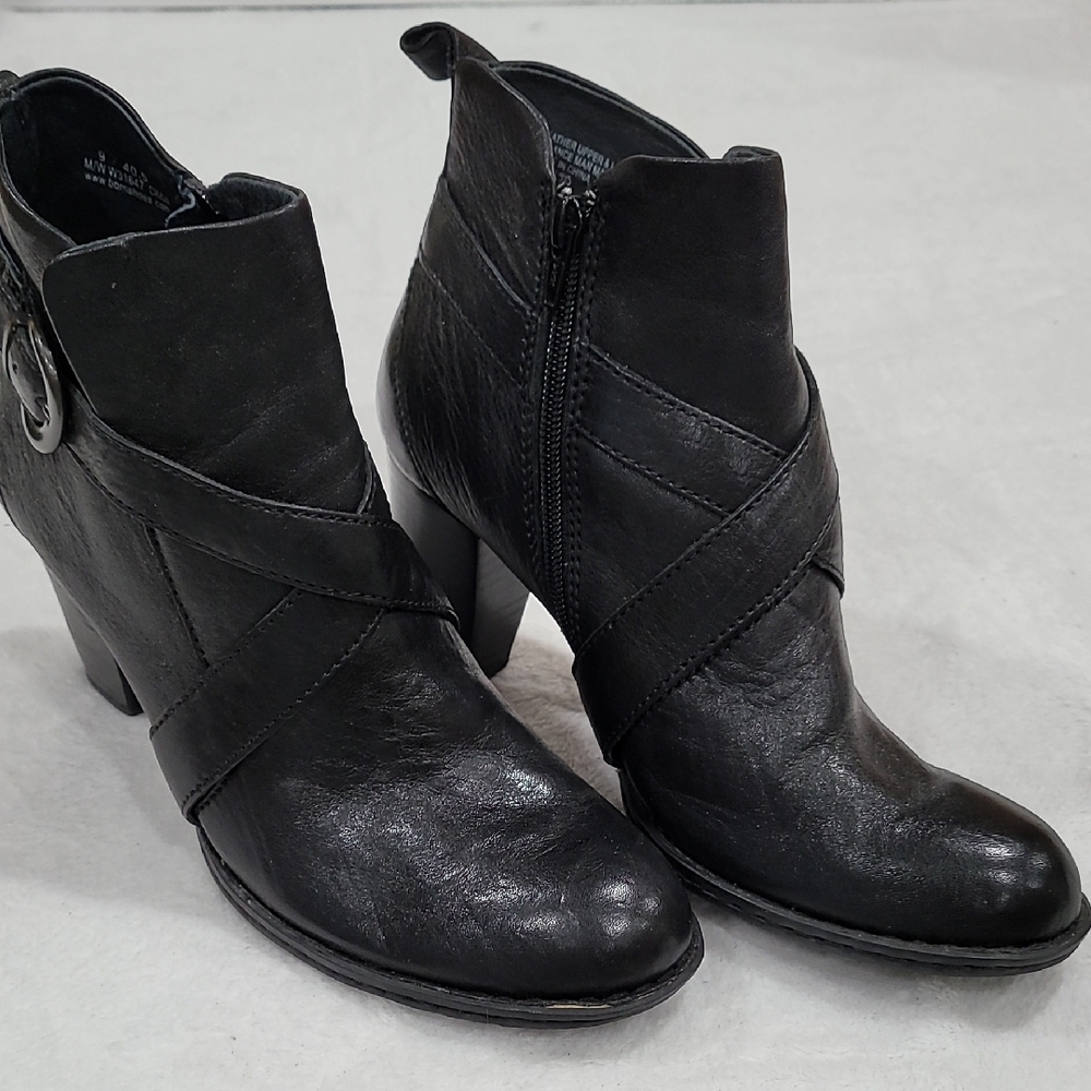 Born Women's Black Leather Heeled Boots size 9